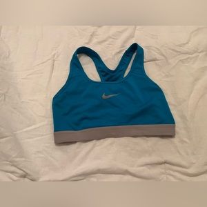 medium nike sports bra.